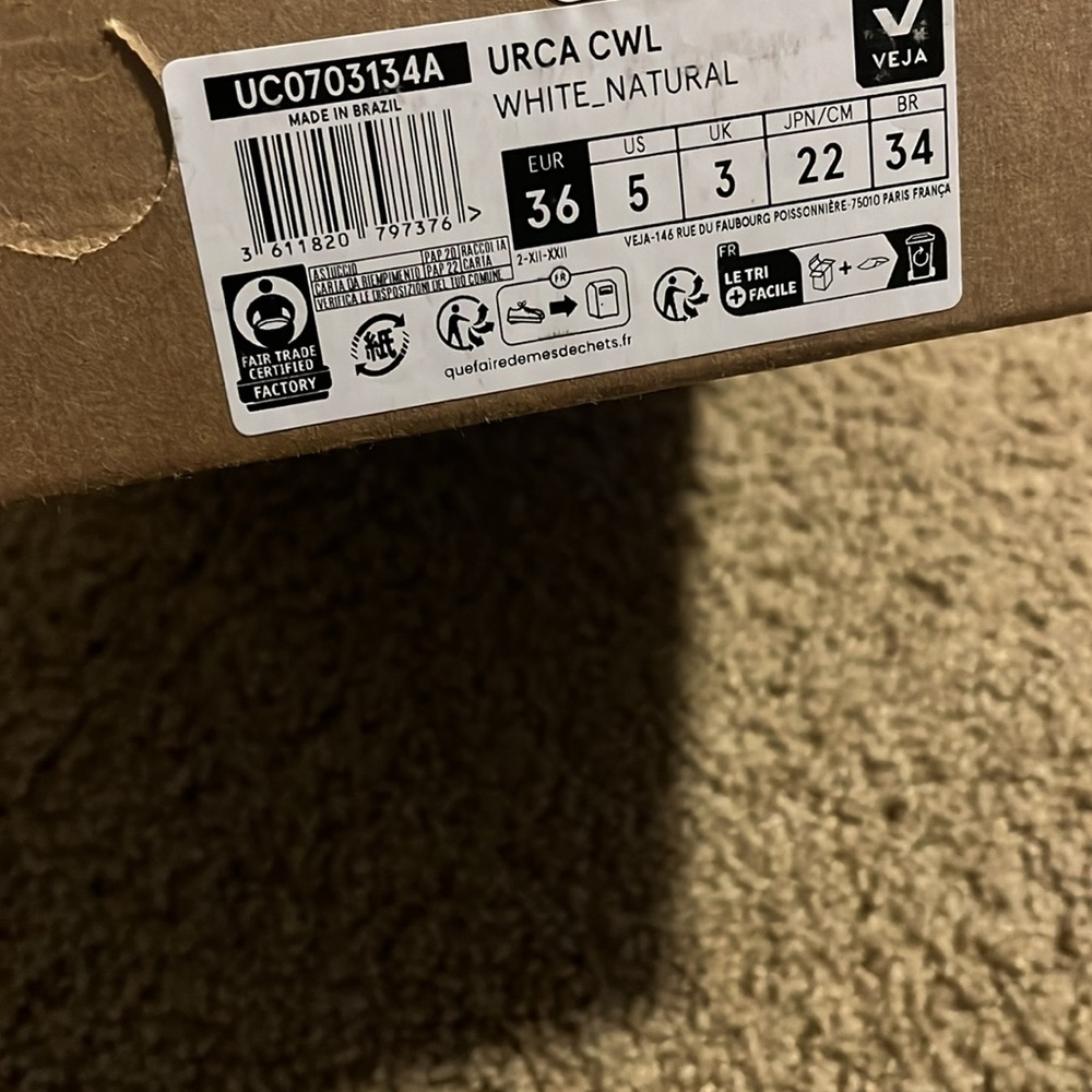 Veja Urca CWL Natural White Sneaker, NWT - Picture 7 of 7